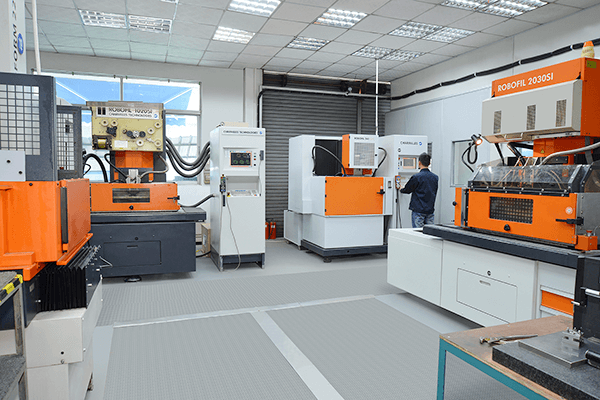 线切割加工中心