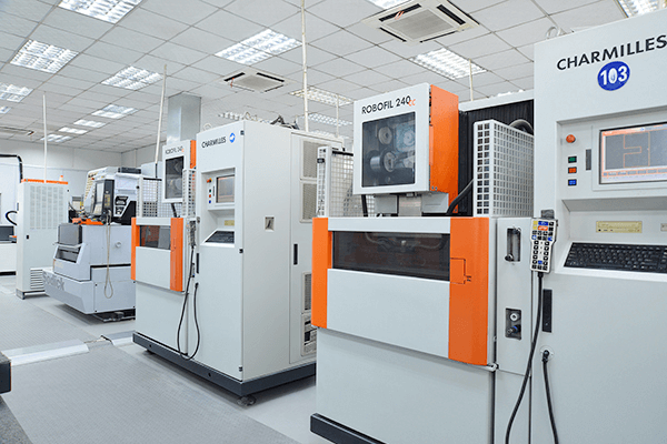 线切割加工中心