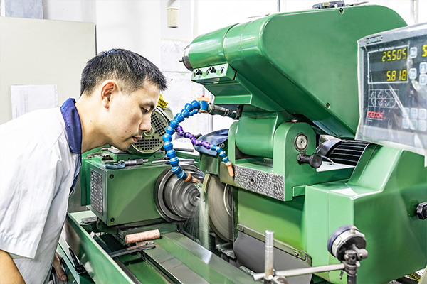 CNC、车床和磨床