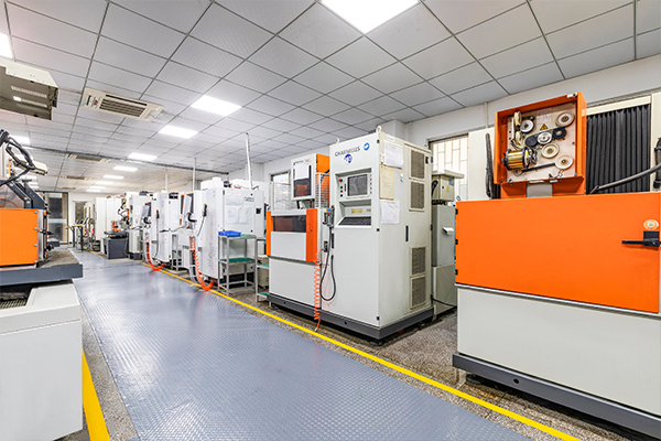 线切割加工中心